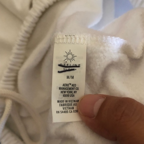 Offline White Crop Shorts Medium Run Larger - Picture 8 of 8